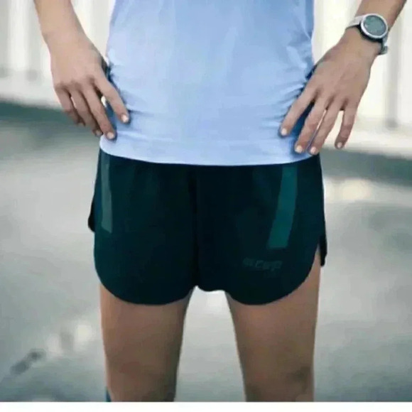 Race Loose Fit Shorts, Women - Picture 8 of 9